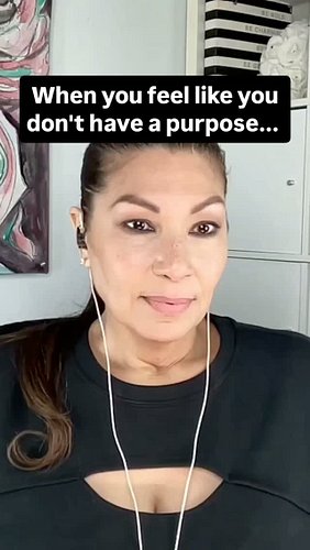 The Oscars, Grammys, Red Carpets, traveling the world. She had it all, until Hurricane Maria took it away. 

Episode 124 - Th...