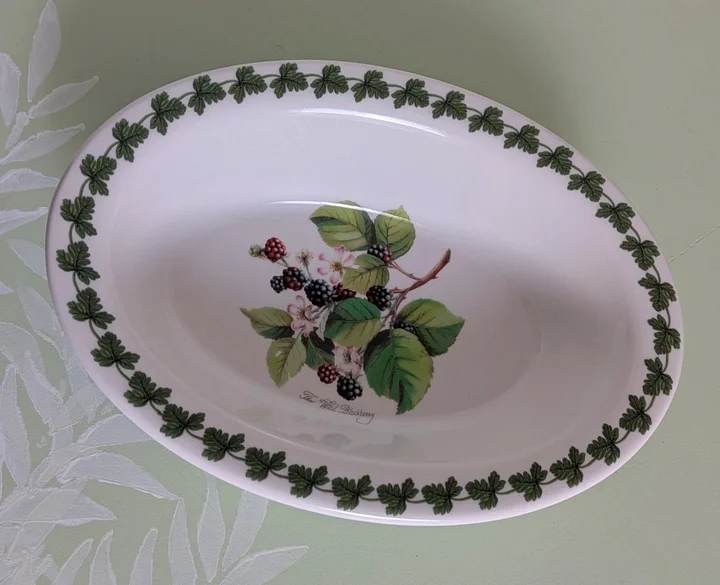 Portmeirion - Fire & Ice Pomona - 8" Oval Dish - The Wild Blackberry product image (1)