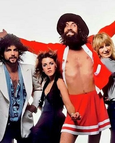 High drama? ✔️⁠
Inter-band relationships? ✔️⁠
Legendary music? ✔️🔥⁠
⁠
Who's your perfect opening bands for #FleetwoodMac? Dro...