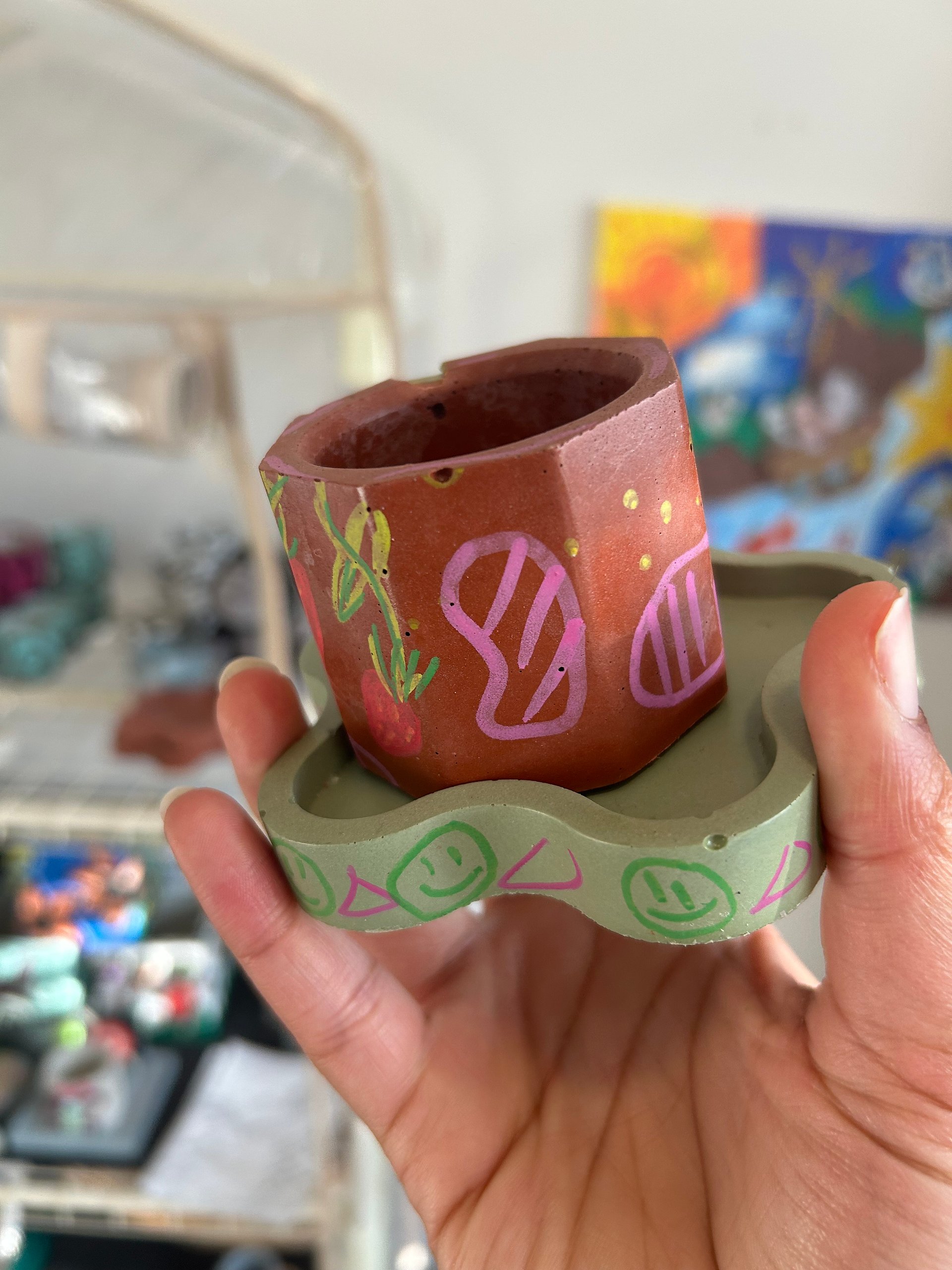 Very pretty strawberries 1-1 original painted cement plant pot and tray product image (3)