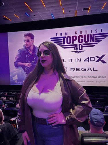 Got to see my FIRST @4dxusa movie last night! ✨ 

@topgunmovie is such a classic film and seeing it come to life like this wa...