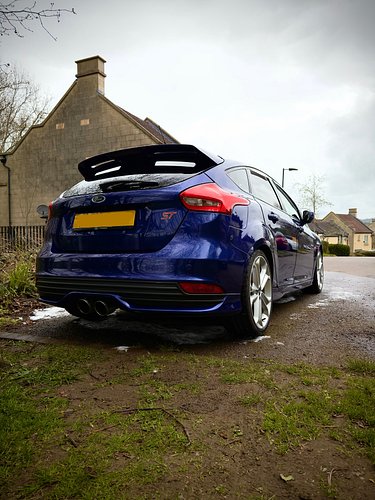 Words can’t describe the bond you have with a car, love my ST 💙
.
.
.
.
.
.
.
#ford #fordfocusST #fordperformance #ST #instacars