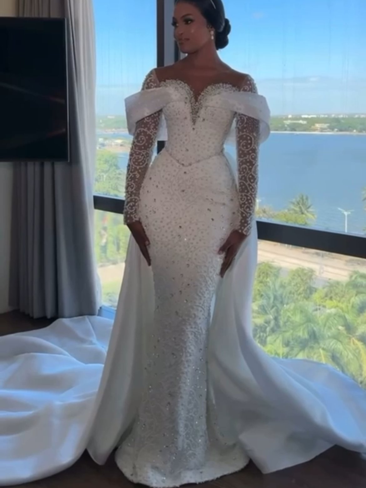 Wedding dress product image (1)