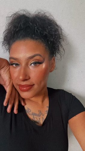#alliiebug #twitchstreamer #streamergirl #makeupaddict #makeuplook