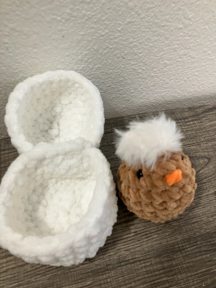 Chicken Squad – Cooper is a Medium Brown Chicken in a White Egg Shell product image (2)