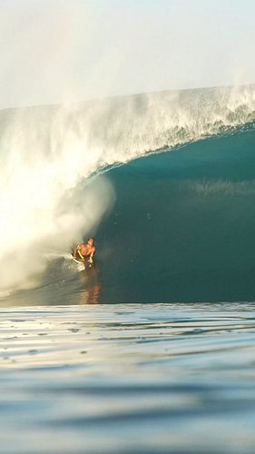 Beast mode at #teahupoo with @umbakilla38 👹💥 Footage by the legend that is @vgbnd.media 👌

#Bodyboard #bodyboarding #webodybo...