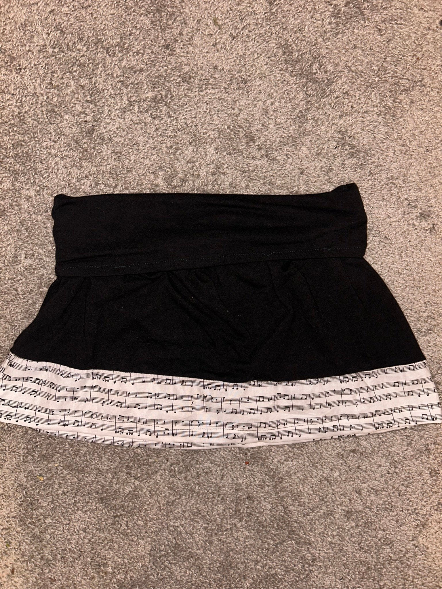 Black stretchy skirt with music note trim product image (3)