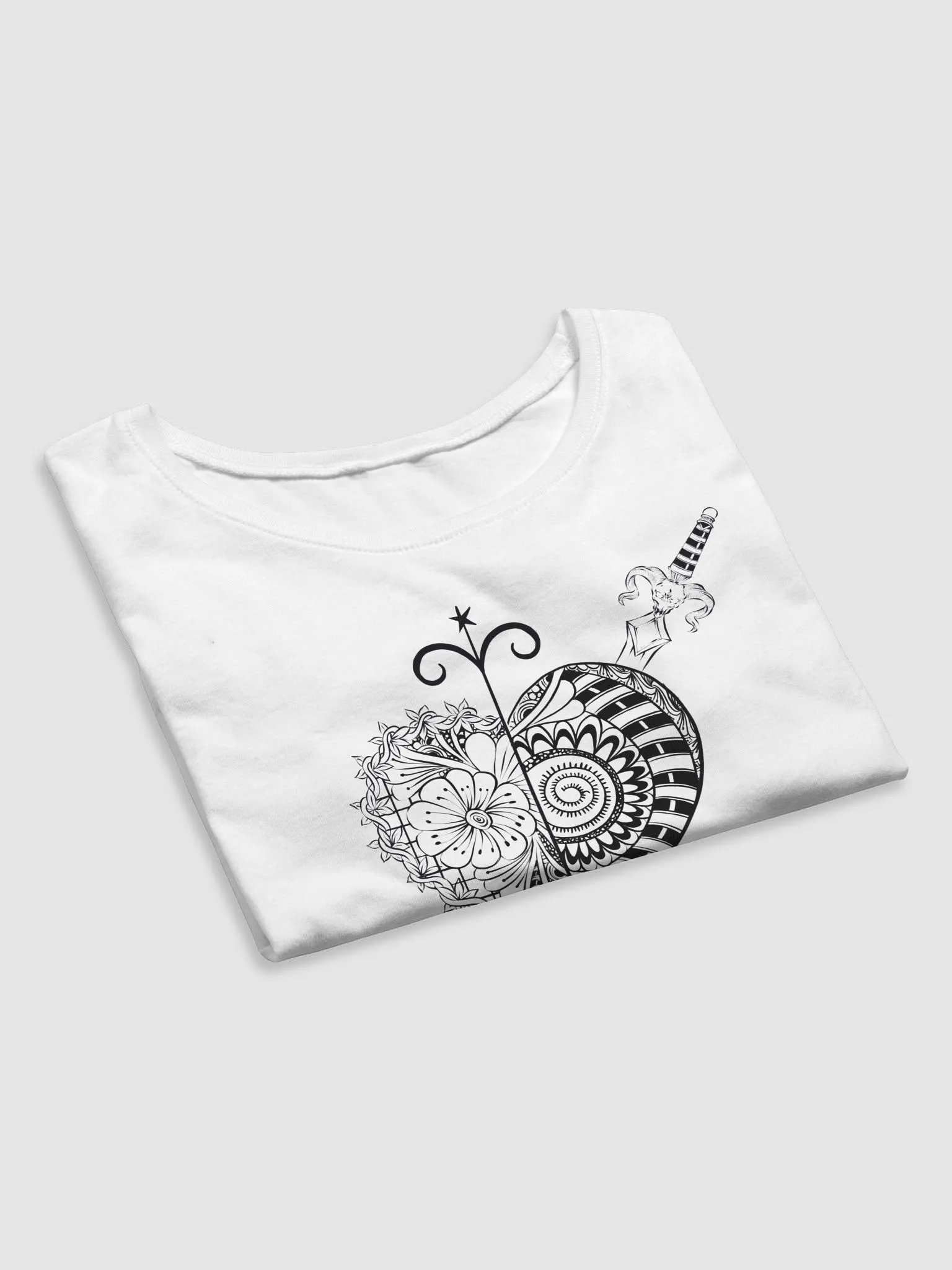 Crop top blanc avec le vèvè d’Erzulie Dantor product image (8)