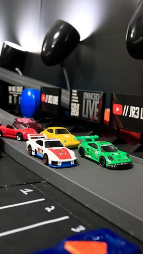 Any Porsche fans in the chat??

#porsche #carrera #hotwheels #race #hotwheelstrack