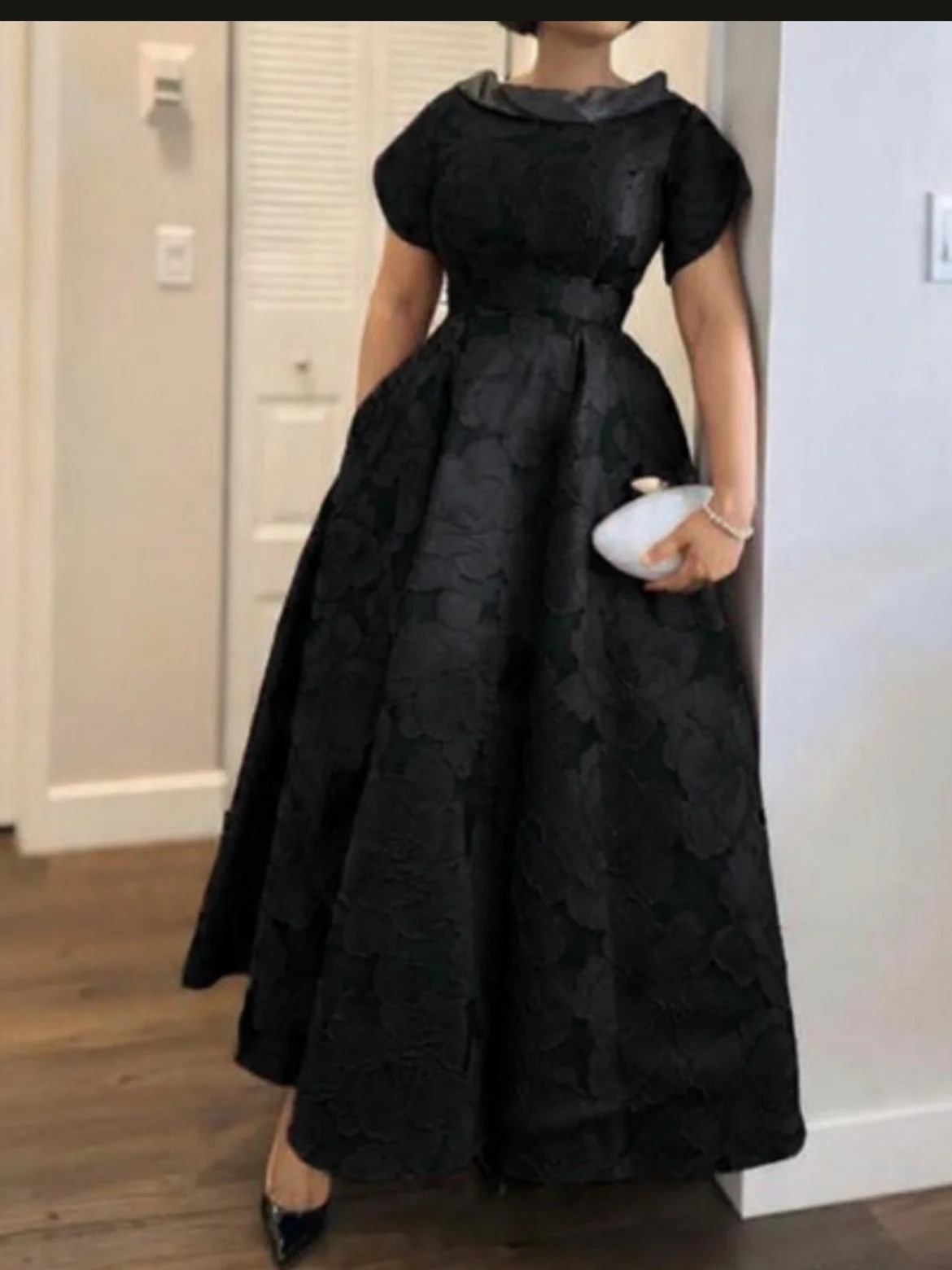 Luxury dress product image (5)