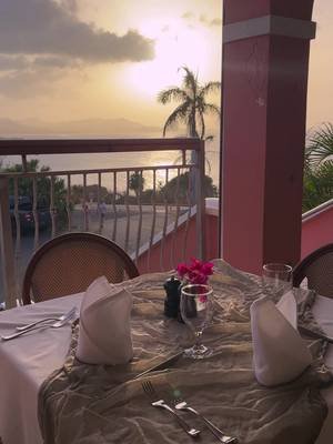 Dinner at The Terrace! This gorgeous open-air restaurant at @thebuccaneerstcroix has stunning ocean views, delicious food, and live music - everything you want for dinner in paradise! #saintcroix #usvi #stx #virginislands #caribbean 
