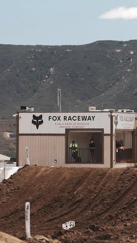 Outdoors are here🎰 Gate drops can’t come soon enough⚔️
#promotocross #foxraceway #dirtbike #mx