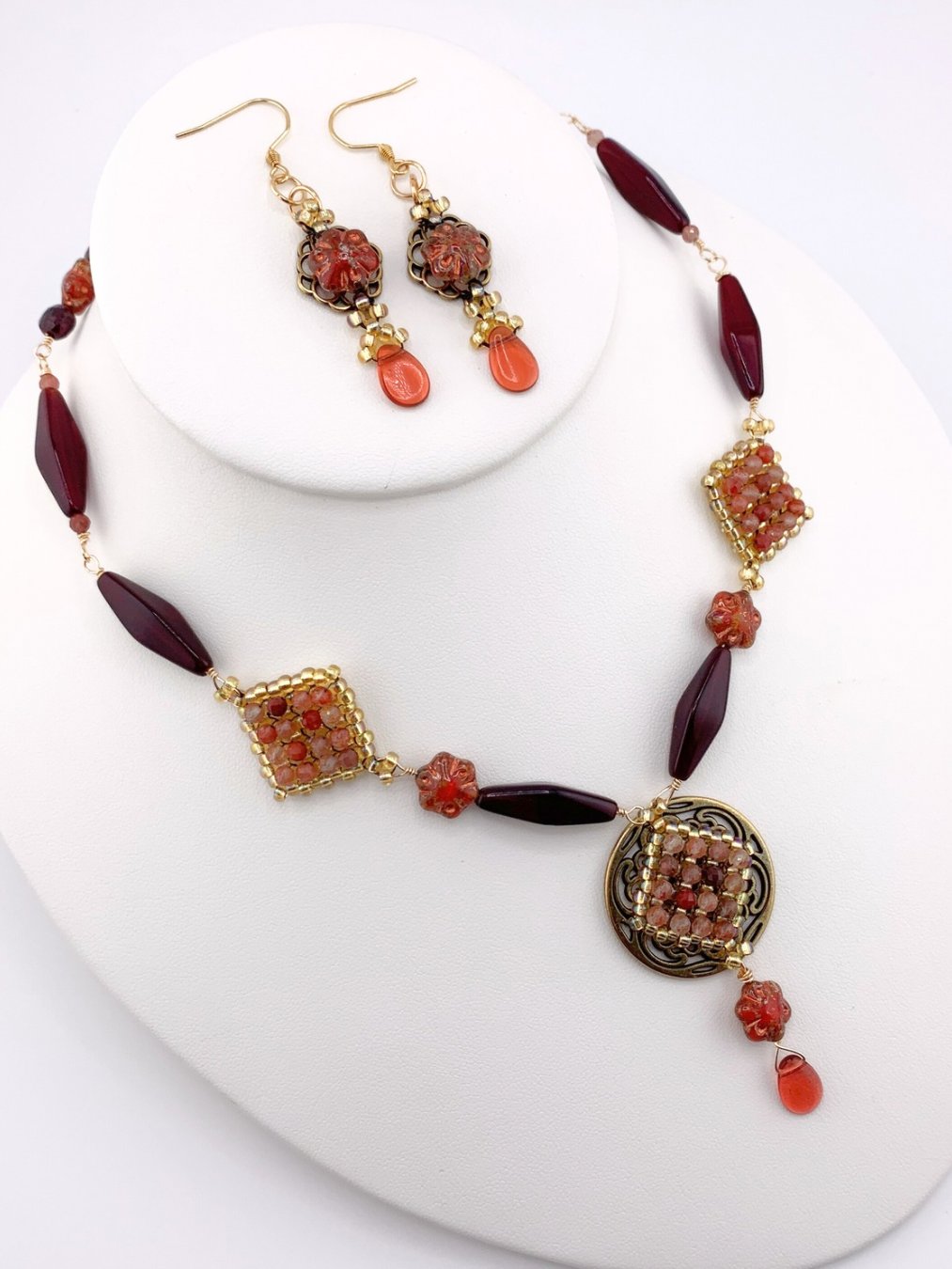 Spiced Berry Beaded Necklace and Earrings Set product image (2)