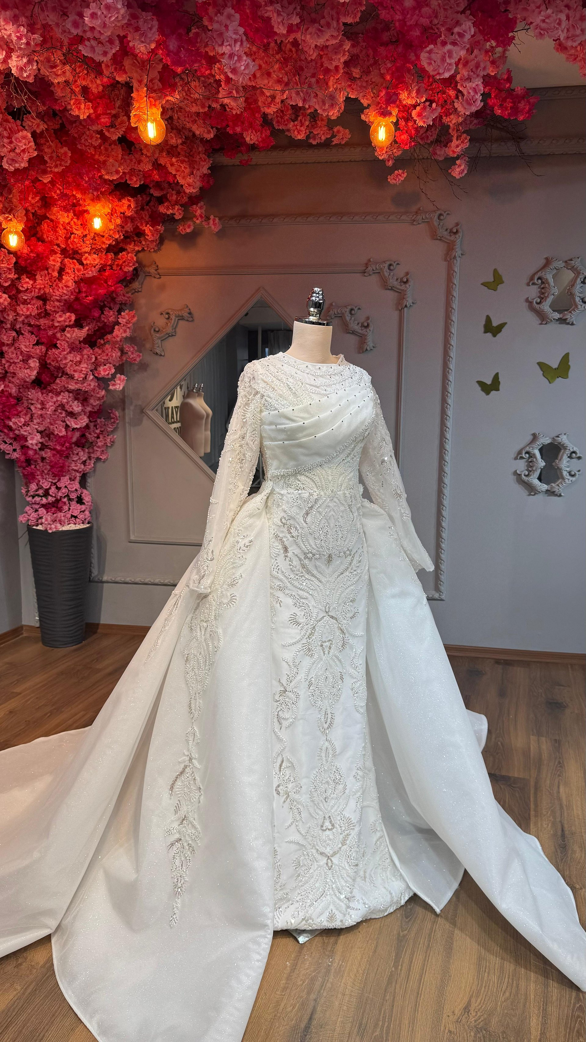 Wedding dress product image (1)