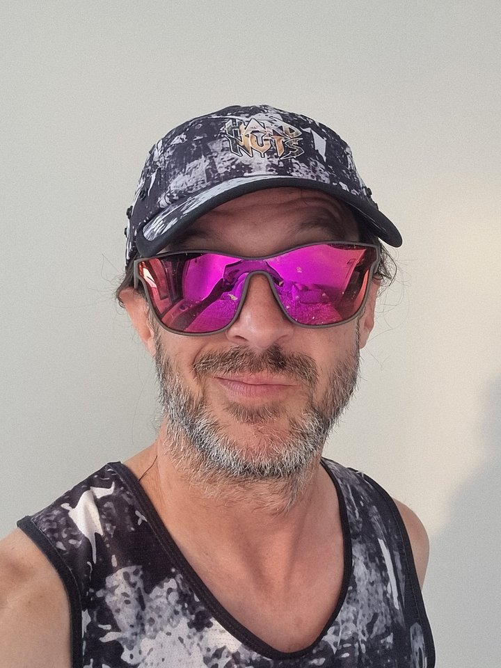 Hard Nuts Ultra running cap product image (1)