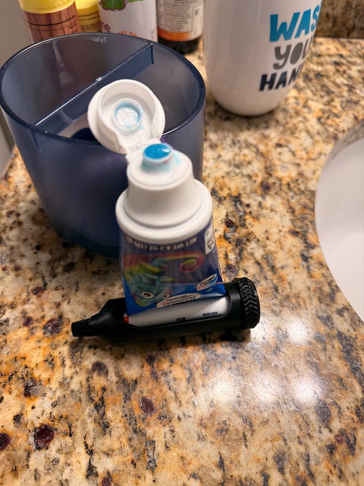 Toothpaste Tube Squeezer product image (2)