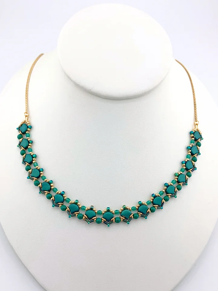 Queen’s Trellis Necklace - Green product image (2)