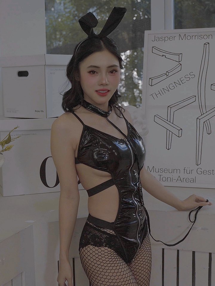 Fatally Attractive – Cherry’s Cut-out Shiny Leather Bodysuit product image (2)
