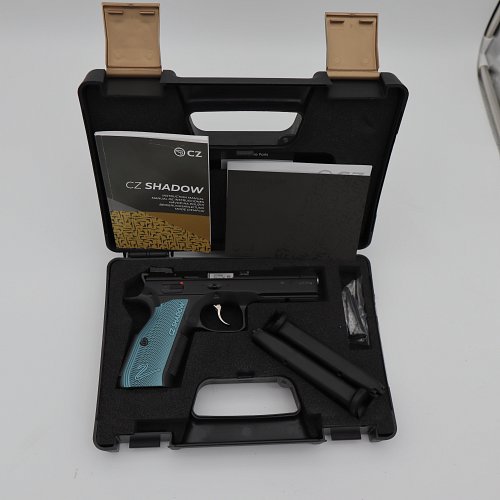 CZ Shadow 2 .22 long rifle

Le CZ Shadow 2 en calibre .22 LR est un pistolet semi-automatique dédié au tir sportif, directeme...