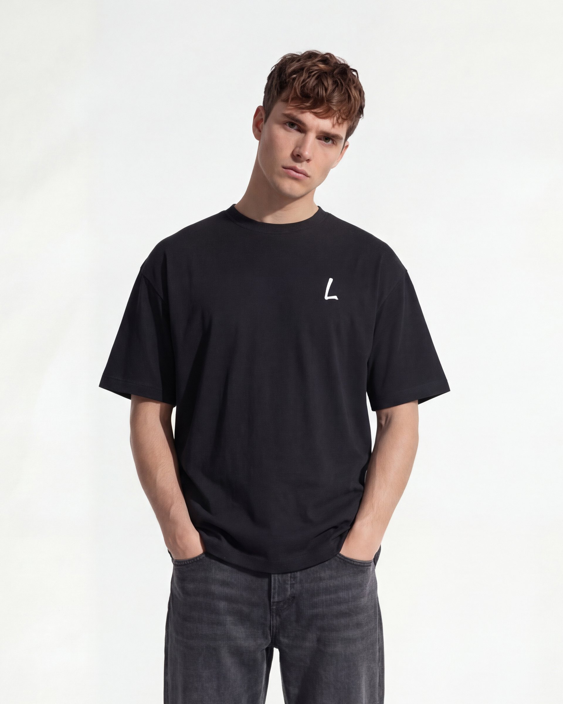 Libero Oversize Tee — Black product image (4)