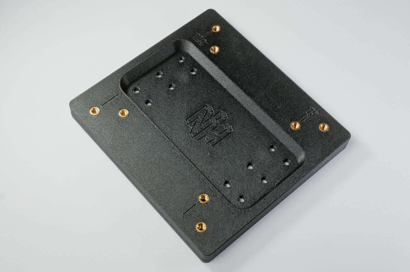 Portable Monitor 2 to 4 VESA Screw Adapter product image (2)