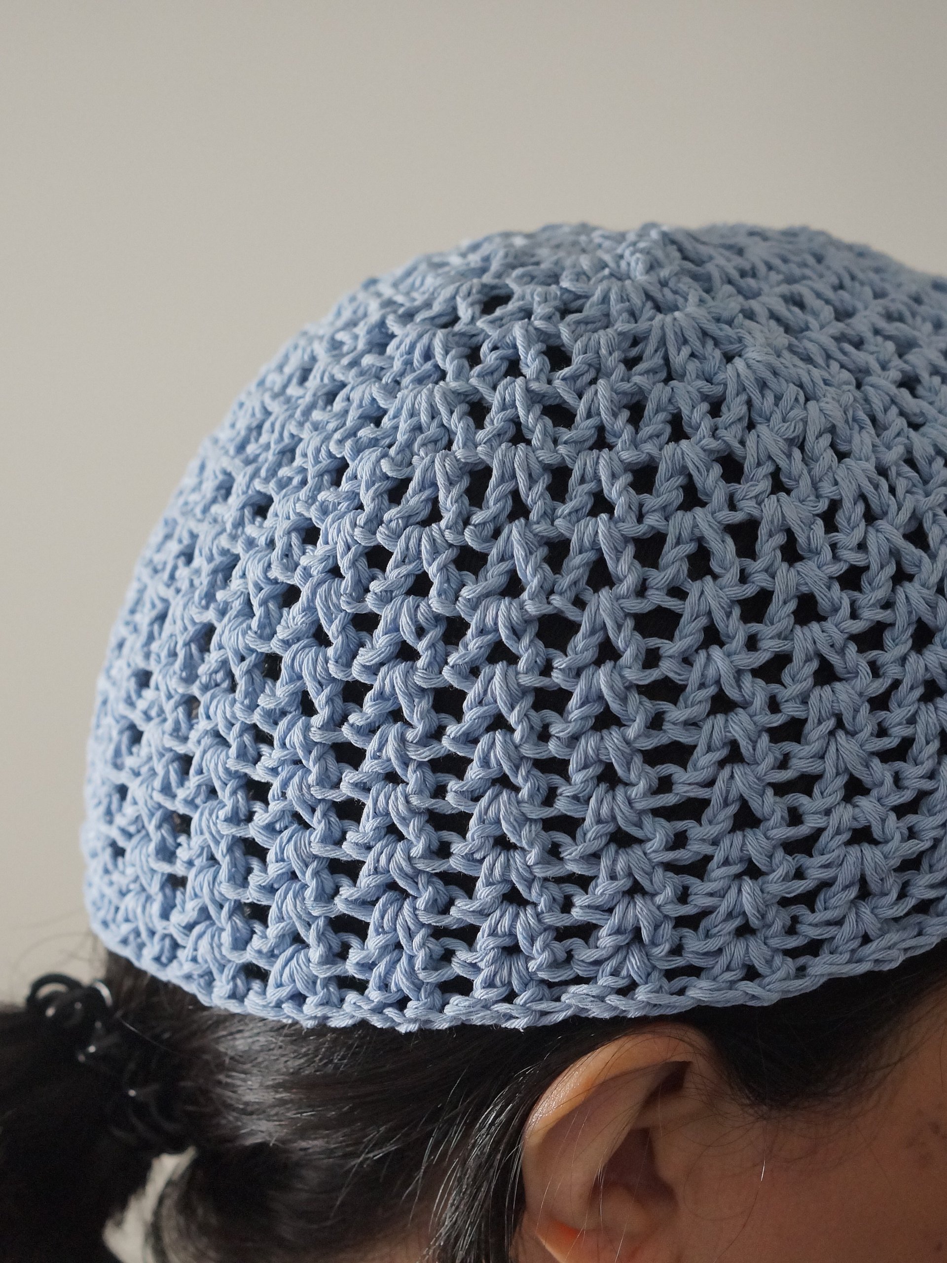 Mesh beanie crochet pattern product image (1)