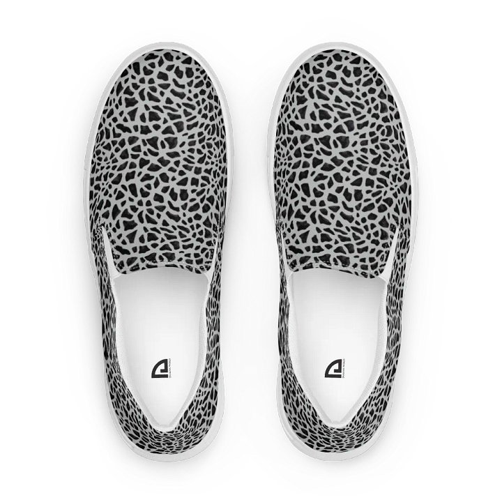 Giraffe Pattern Woman Canvas Shoes product image (1)