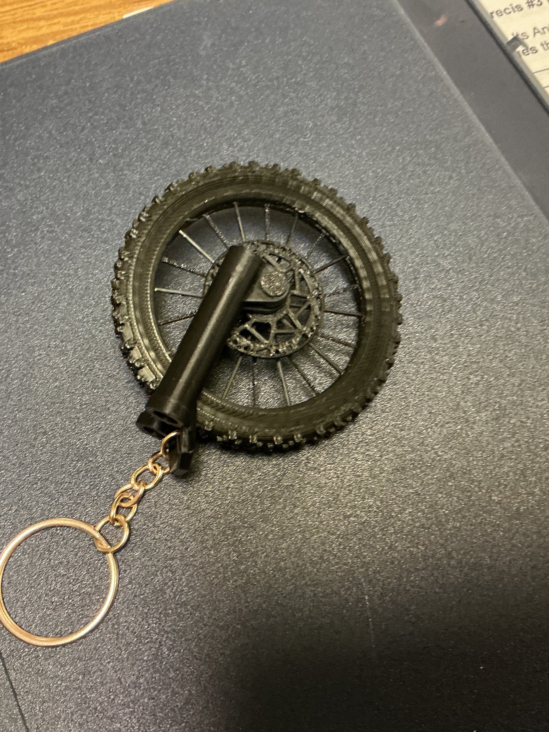 Working Surron wheel keychain product image (3)
