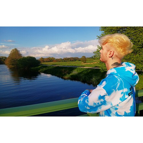 Der Schlubbelmann dachte sich, ein Bild wäre mal wieder angemessen. An Brücken mit 'nem Fluss mag er am meisten Fotos schieße...