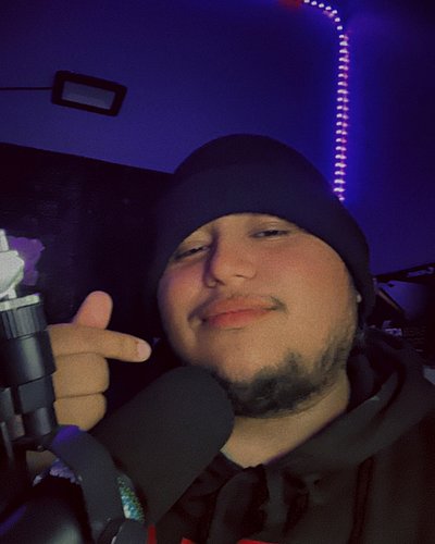 Chico chill de cojones 🤷 
.
.
.
.
.
Síganme en tistos y twitch jiji links en mi bio 😉