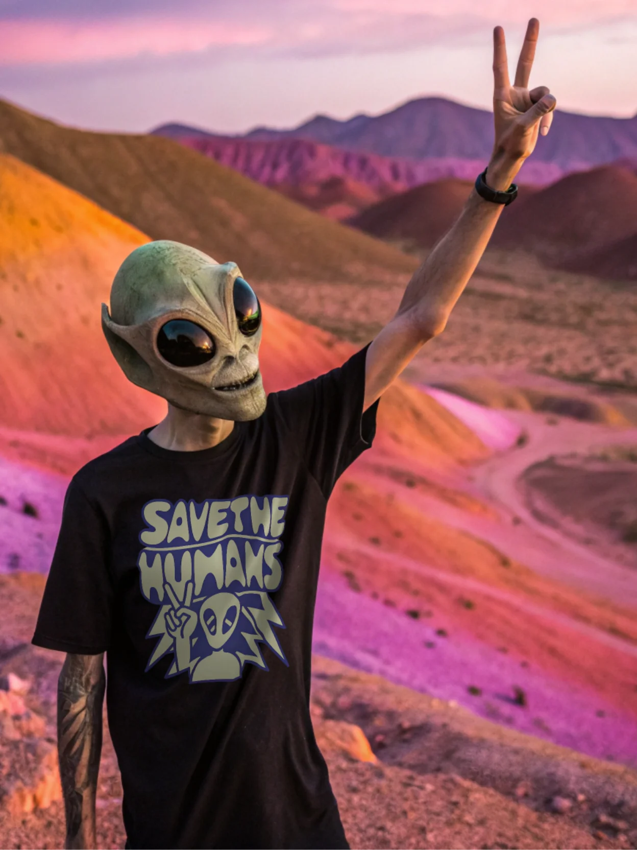 Peaceful Alien Save the Humans T-Shirt product image (1)
