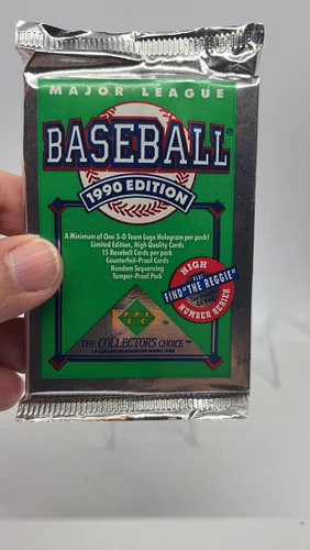 The weekend is almost over but the Hunt for Reg October is still going! This is our 20th pack of 1990 Upper Deck!😄