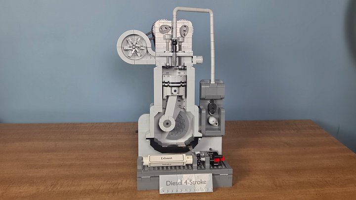 Diesel 4-Stroke Explainer Engine MOC Instructions product image (1)
