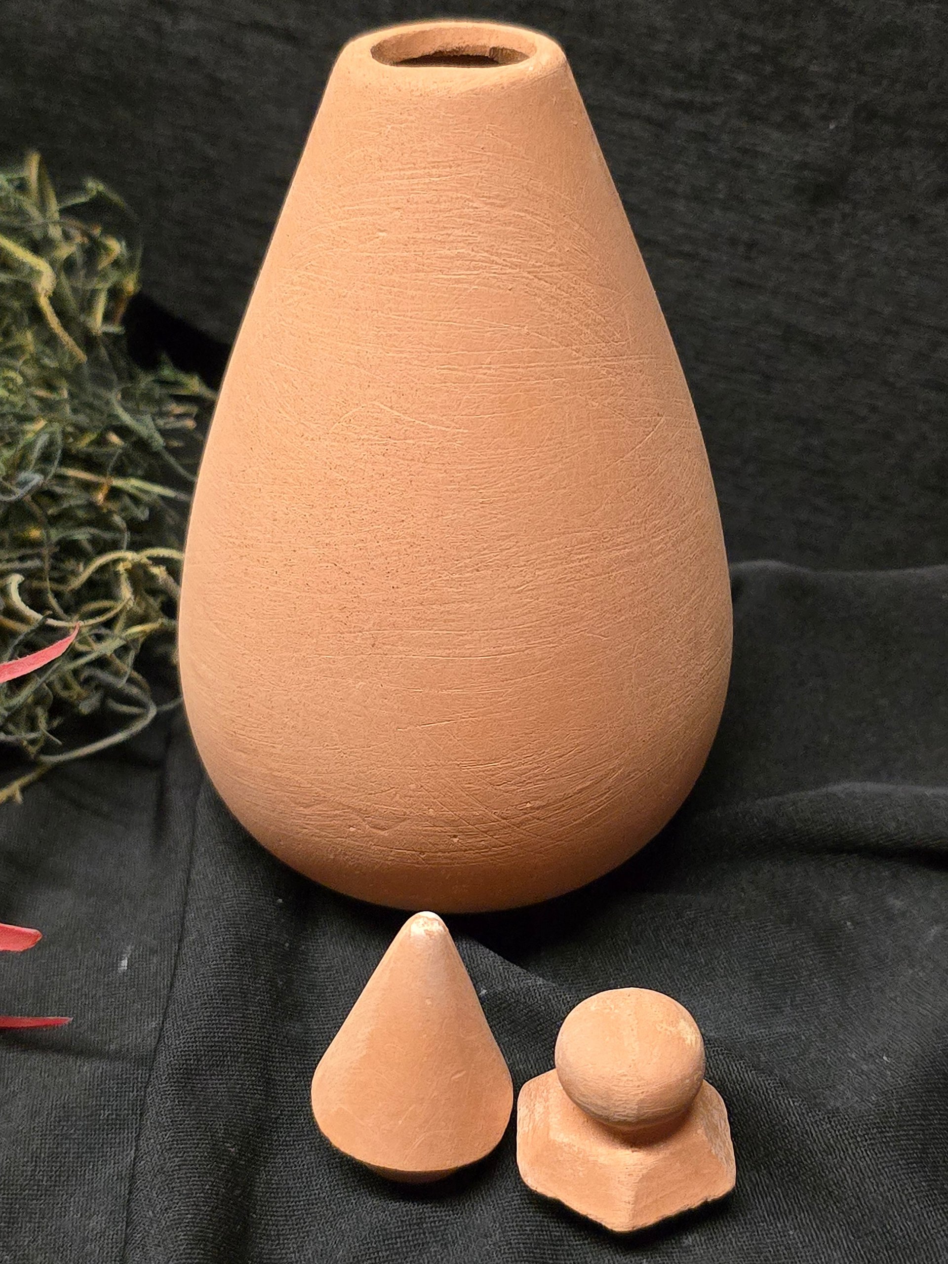 Terracotta Olla Watering Pot, Self Watering Garden Irrigation, Water Saving Olla for Raised Beds, Planters & Gardens (8oz) product image (8)