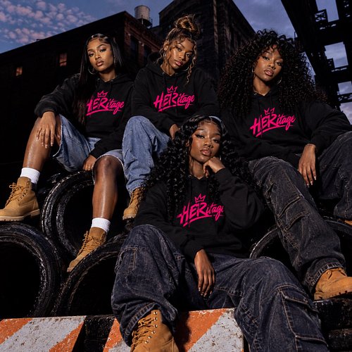 🌟Just Kickin It 
.
.
.
.
.

.
#HERitage #streetwear #streetsfashion #womenstreetwear #smallbusinesssupportingsmallbusiness