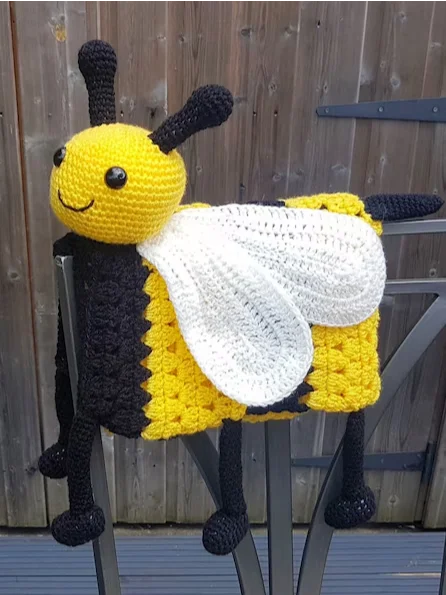 Happy Bee Folding Baby Blanket Crochet Pattern PDF - Crafting Happiness product image (8)