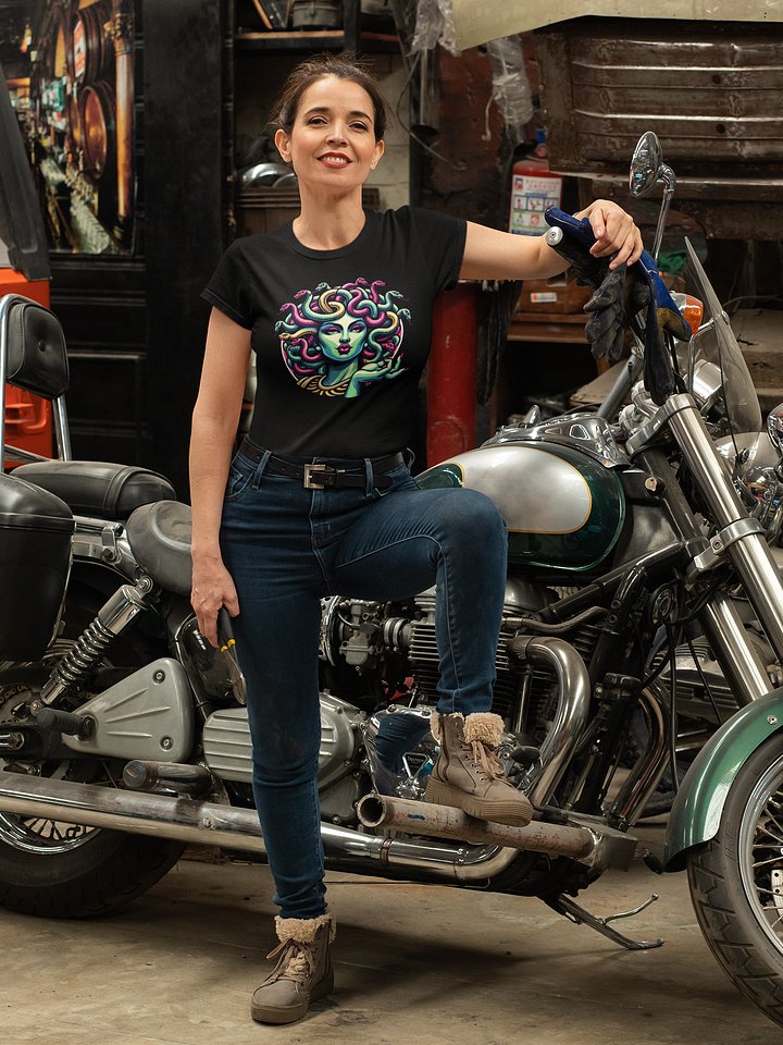 Medusa T-Shirt product image (1)