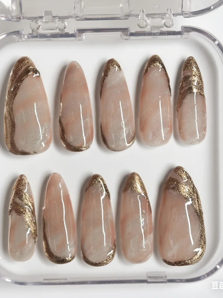 Marble and Gold product image (2)