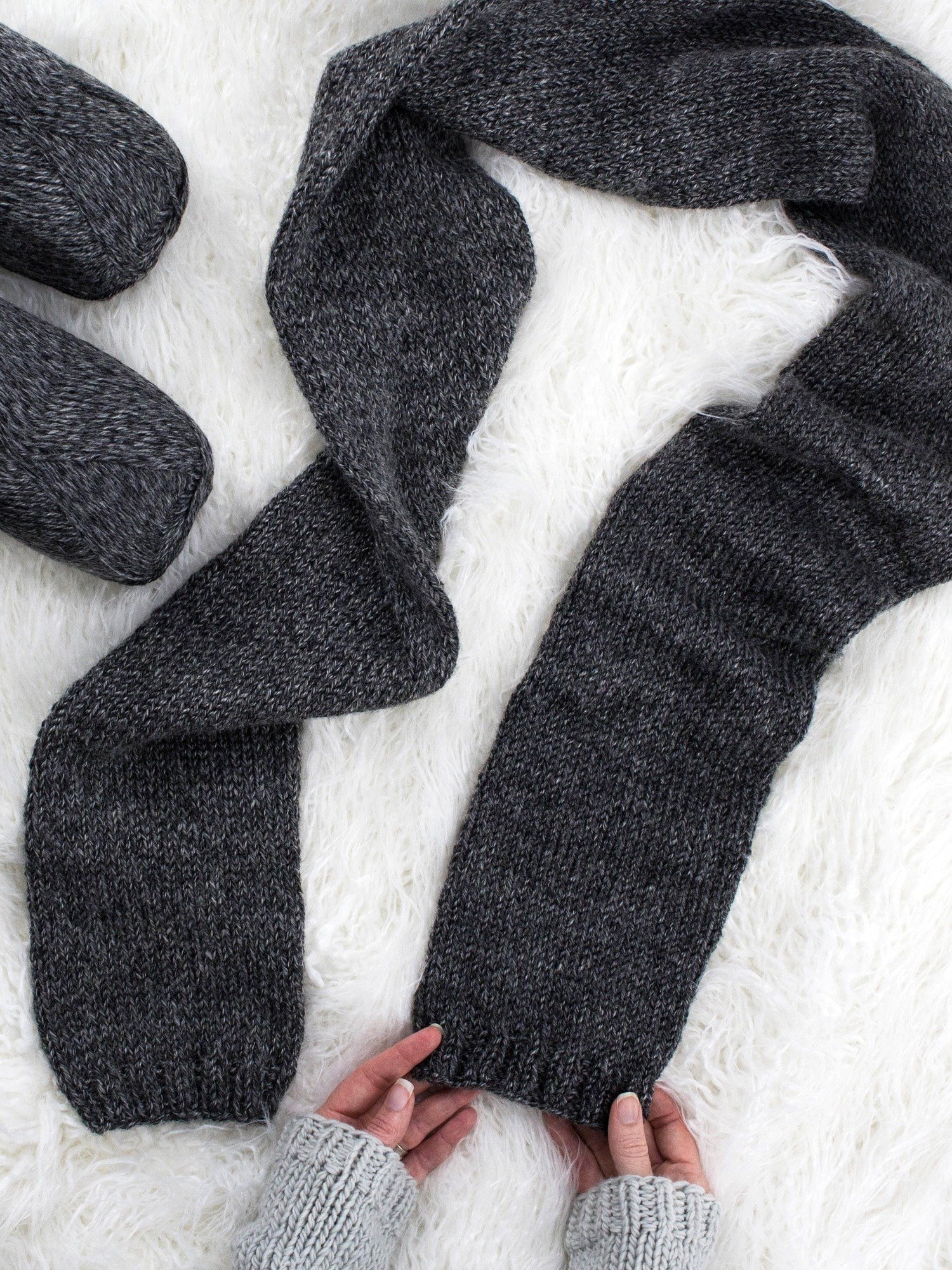 Women's Thick Knit Stitch Tube Scarf - Allure product image (1)