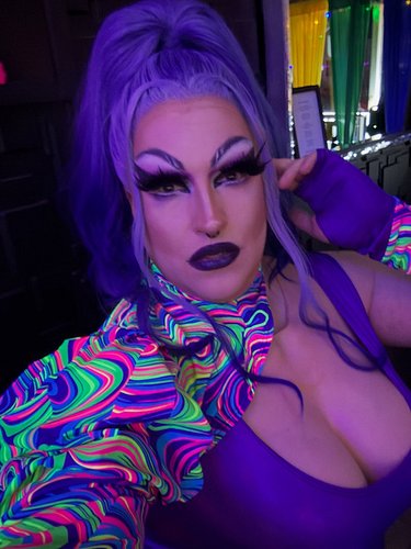 Thank you everyone who came out to Drag Race last night! Another packed house!
Face: 4w, TV White and V13 TV Paint Sticks fro...