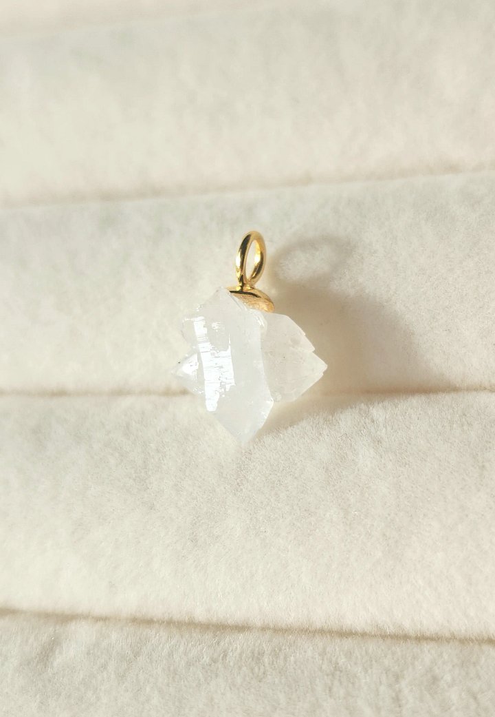 Quartz cluster charm product image (2)