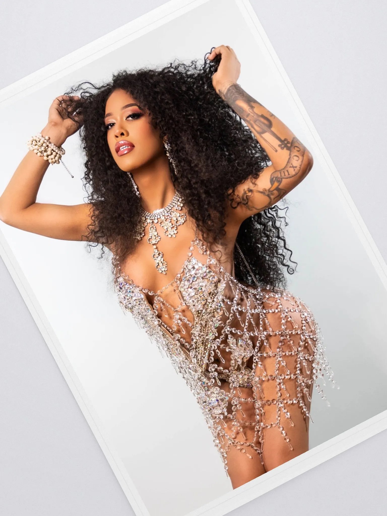 Pearl in Diamonds Sticker product image (1)