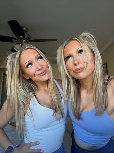 HAPPY MONDAY 📣 Okay guys serious question !!!! 

WHAT SHOULD WE BE FOR HALLOWEEN THIS YEAR !?! 
(Swipe to see what we were li...