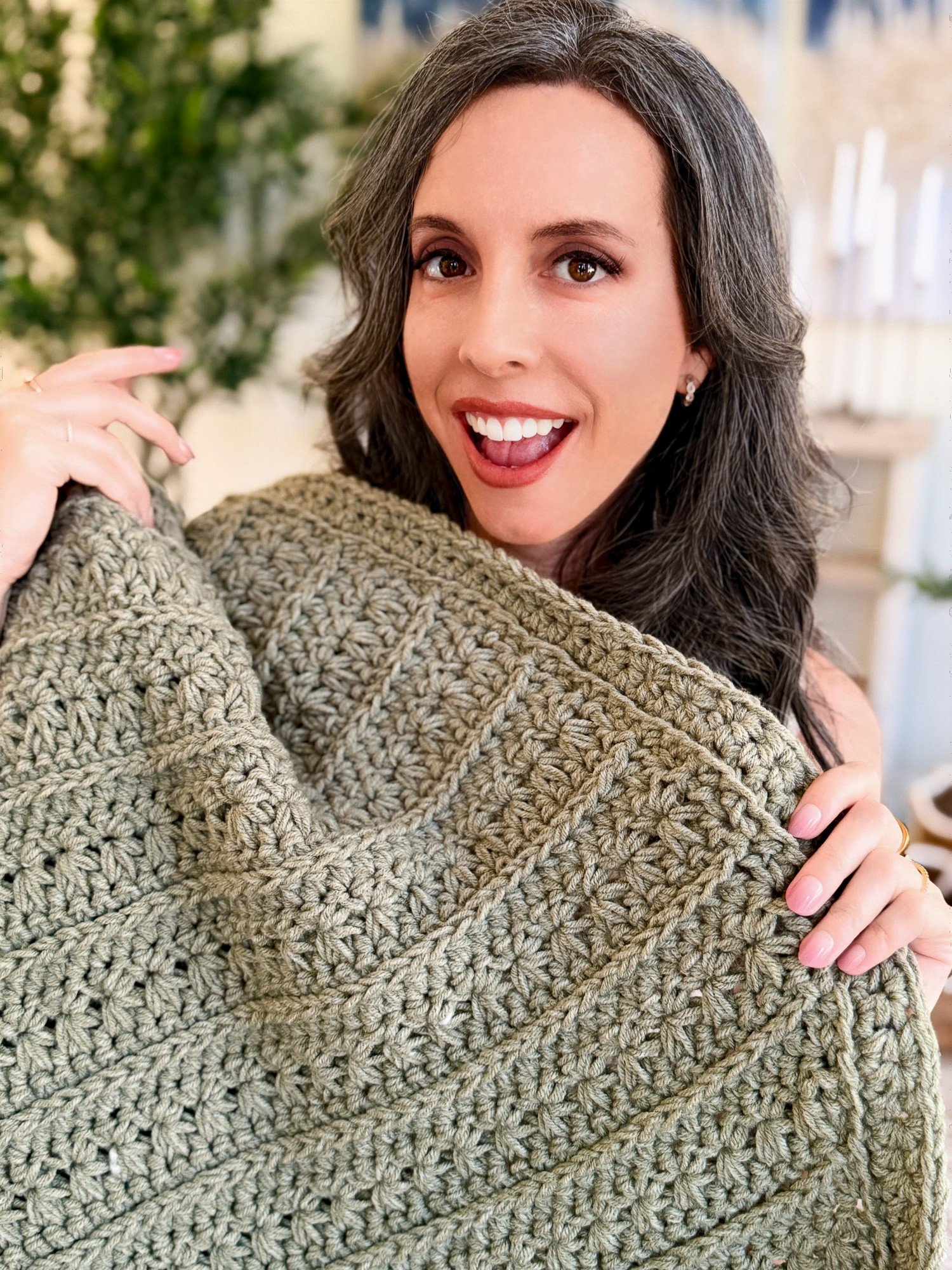 Petal Loop Stitch Crochet Blanket product image (4)