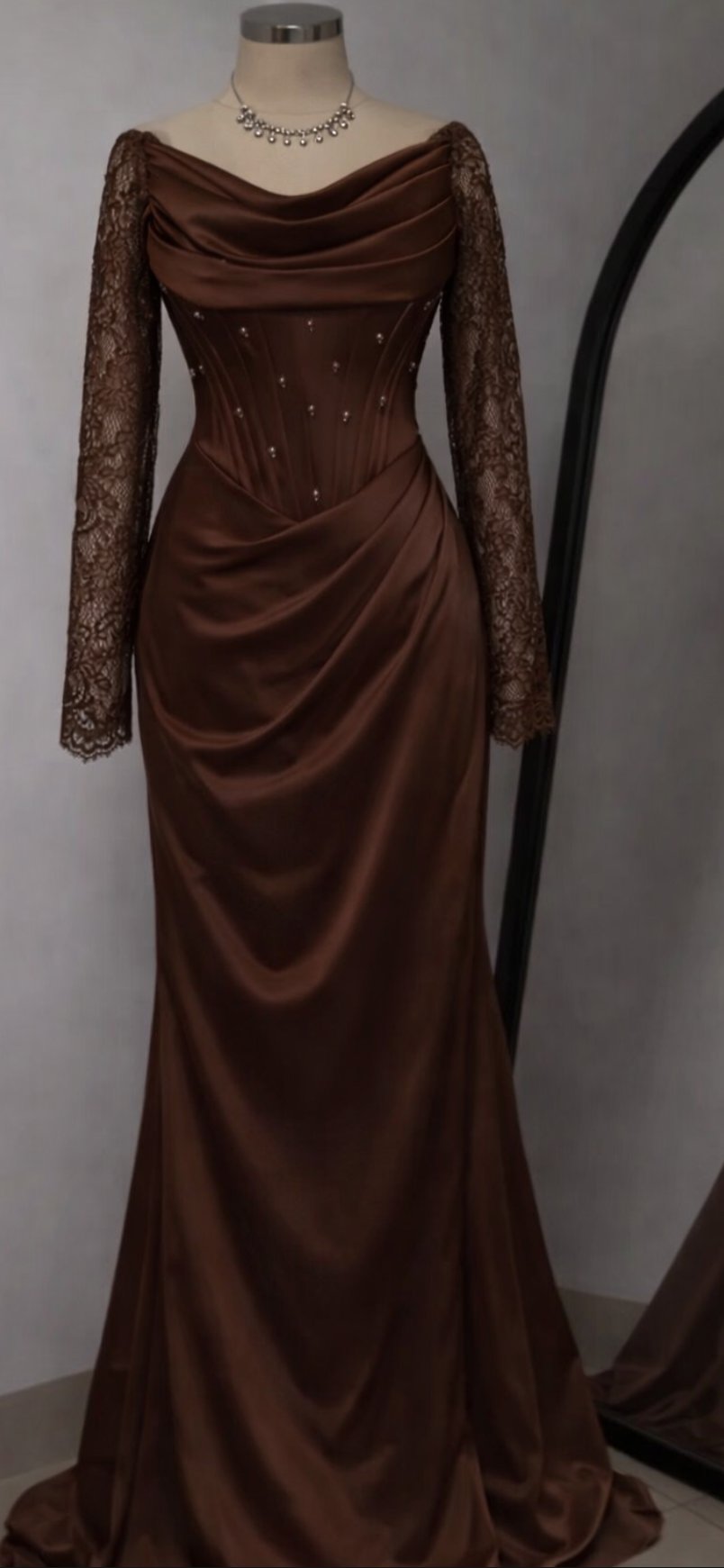Luxury dress product image (7)