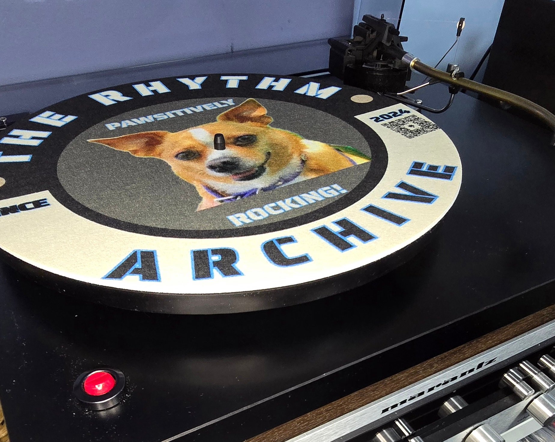 “Pawsitively Rocking” Chihuahua Slipmat – Stiff Felt Vinyl Mat product image (3)