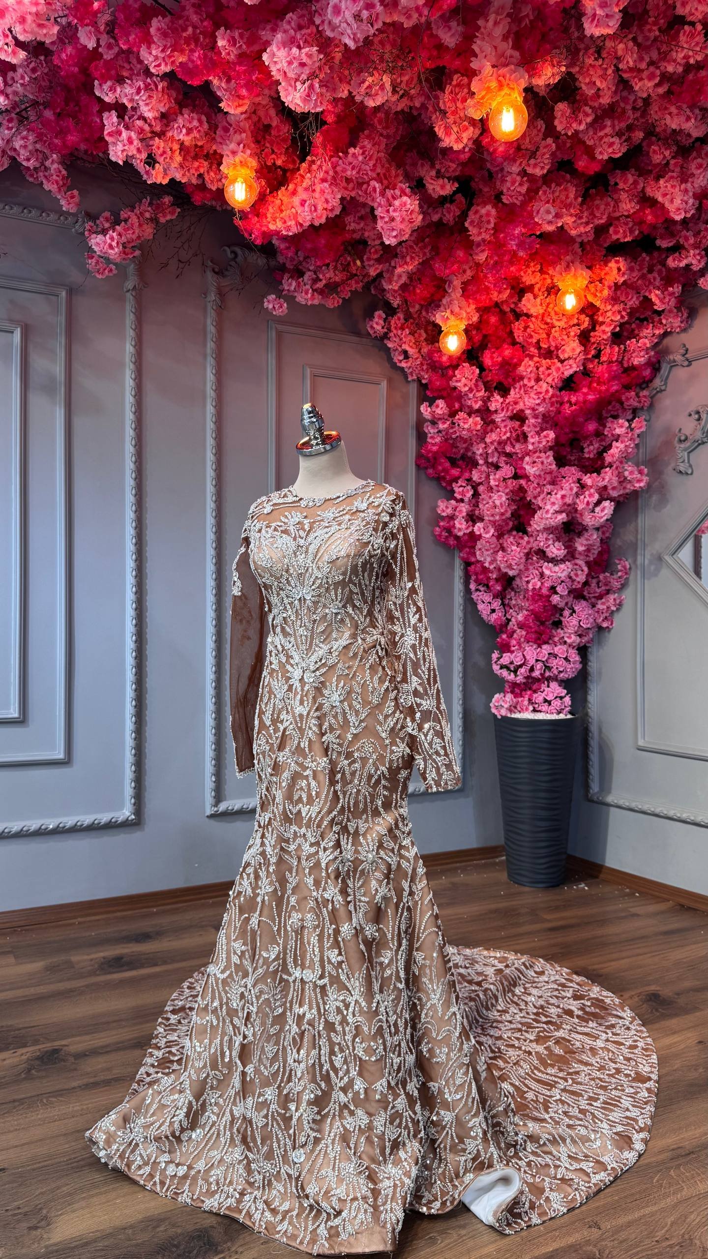 Wedding dress product image (1)