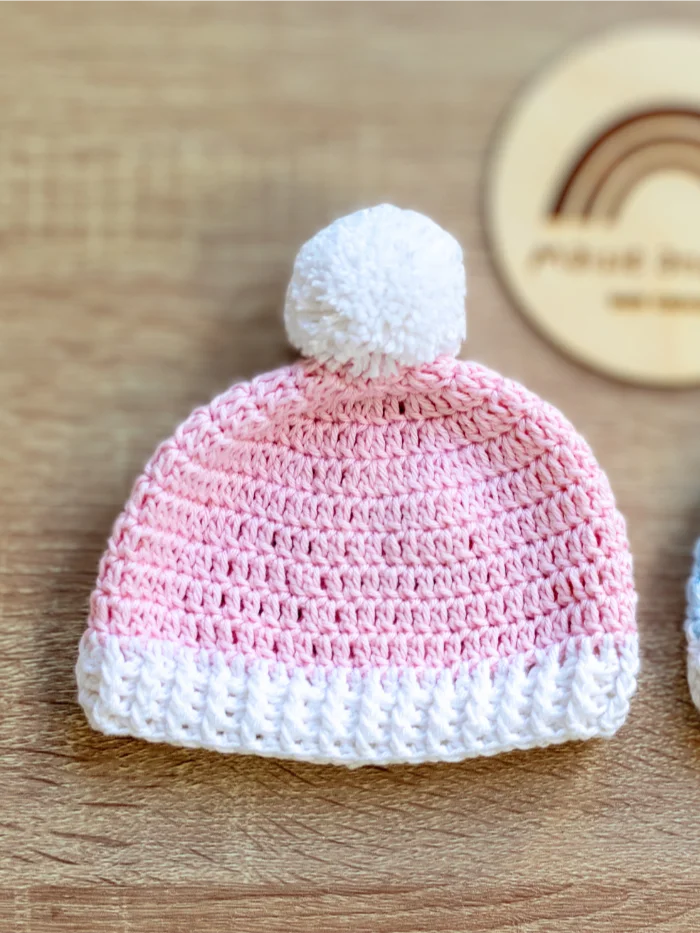 Two Toned Baby Hat Crochet Pattern | Maisie and Ruth