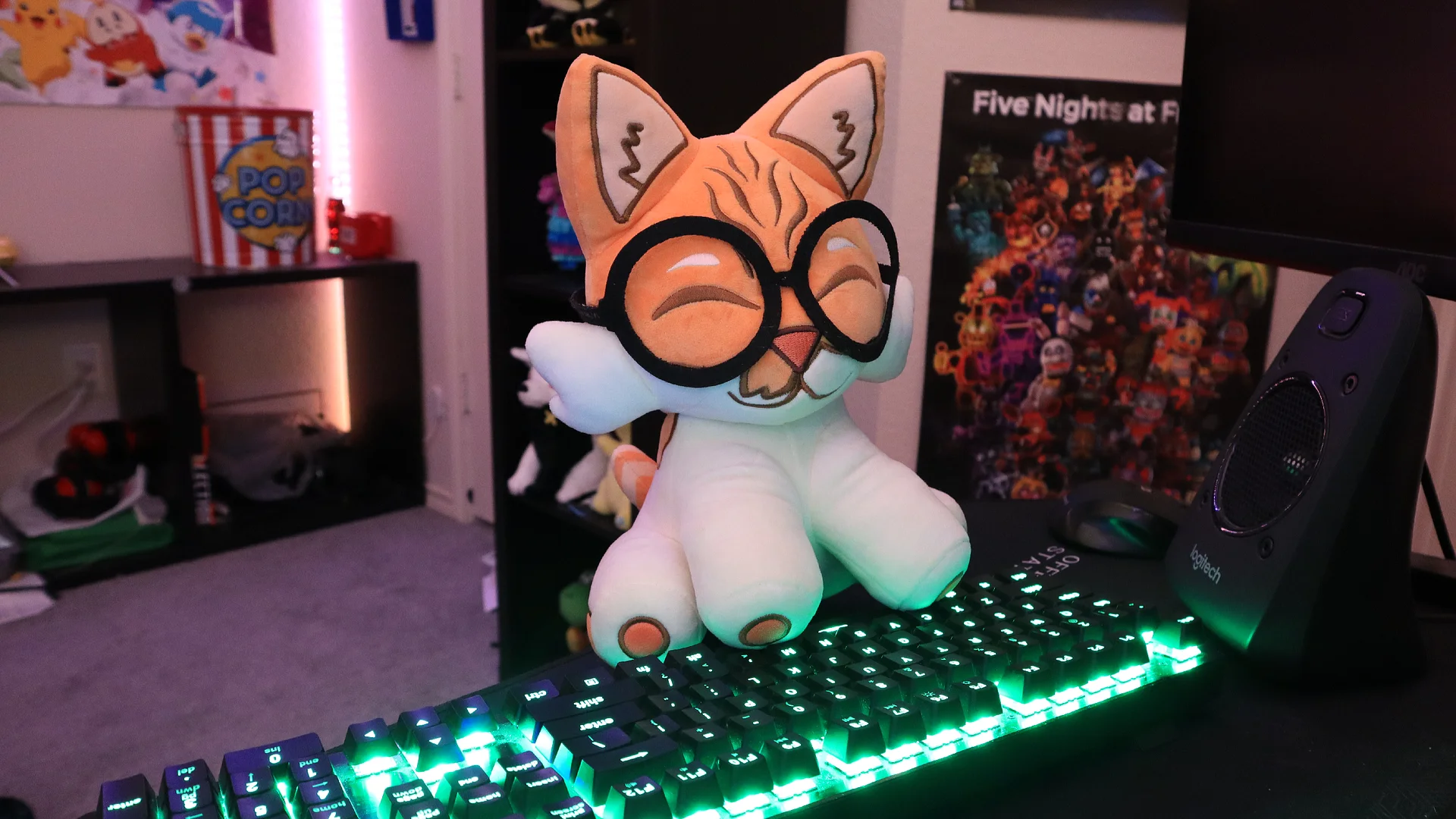 Gohrdahn's Ultimate Gamer Cat Plushie product image (6)