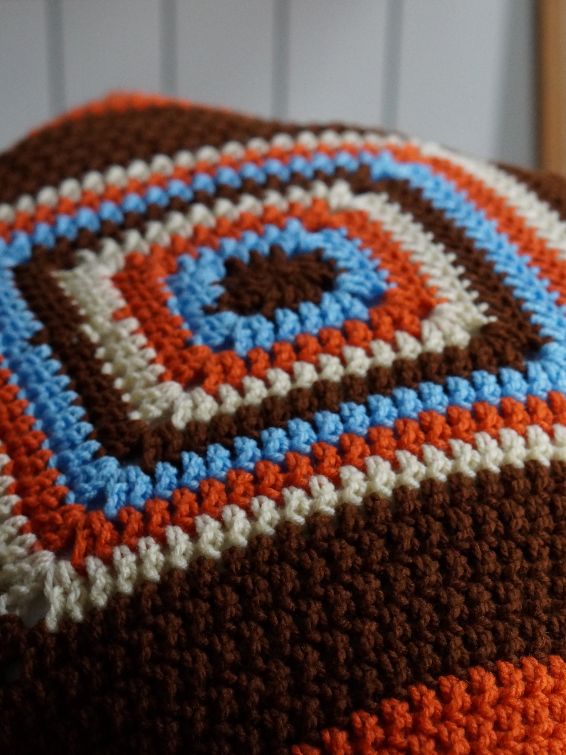 Solid granny square pillow cover pdf pattern product image (1)